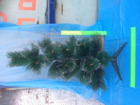עץ חג המולד | עץ כריסמס | עץ אשוח 60 ס"מ עם קצוות שלג צבועים