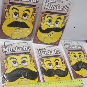 שפם גדול נדבק בלוח | שפם תחפושת